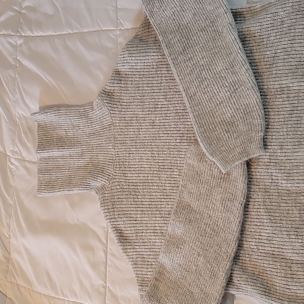 Cloud Chaser size L sweater